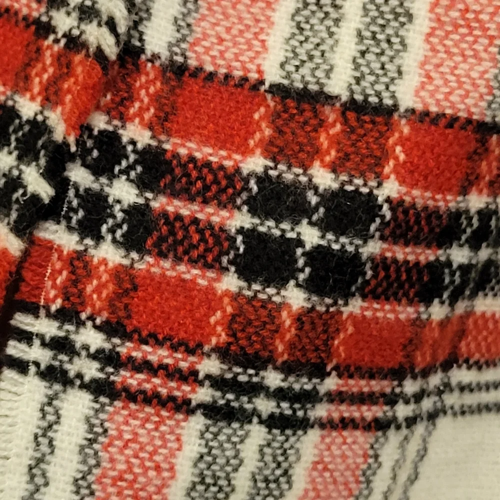NWT Kirkland Plaid scarf